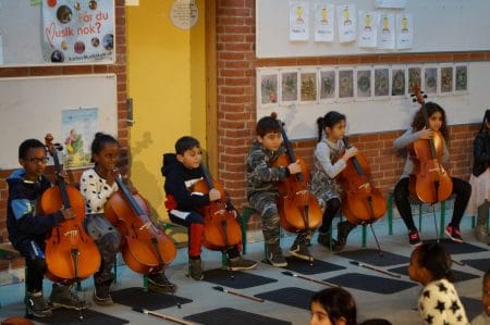 På Tovshøjskolen spiller alle børn i 1. klasse cello