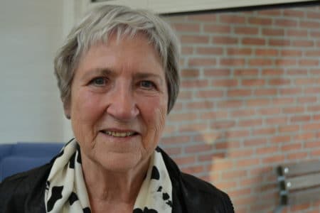 Hun inviterer ældre og mødre på barsel i nyt strikke-fællesskab
