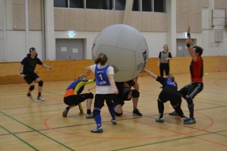 Kin-ball – et socialt spil for hurtige fødder