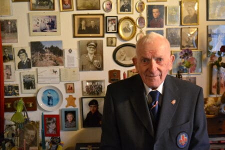 Soldaterblodet ruller stadig i årerne på 93-årige Poul Boye Larsen