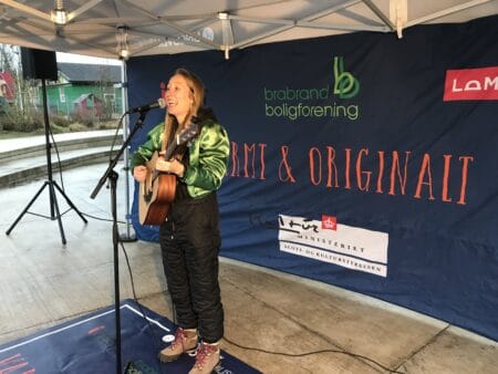 Udendørs live-koncerter skaber stemning og liv i Gellerup
