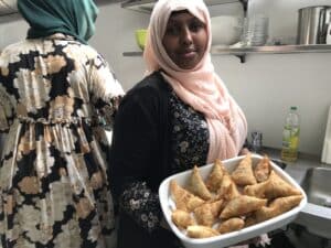 Maryan Hayir arrangerer madskole i Folkehuset Gellerup