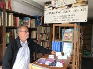 Gør et bog-kup i gigantisk bogkasse på J.P. Larsens Vej