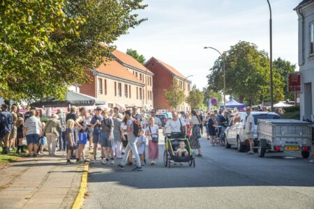 Mangfoldighed af aktiviteter overtager Hovedgadens asfalt fra bilerne