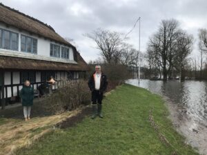 De var udfordret af stigende vandmasser: Nu bygger de nyt hus ved Brabrand Sø