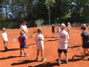Tennis-camp i Brabrand Bakker med masser af vandmelon og kage