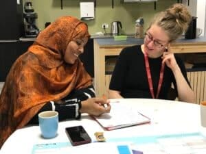 Samtale- og studiecafé har hjulpet 46-årige Fardows på vej ud i samfundet